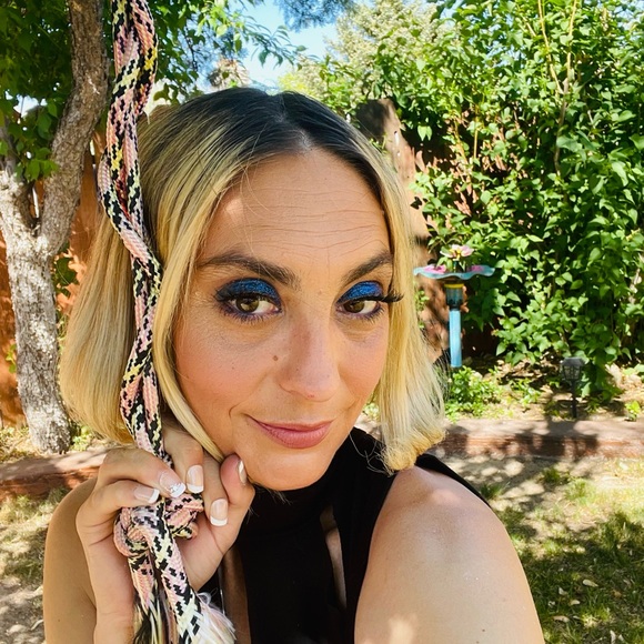 Meet your Posher, Tiffany - Picture 16 of 16